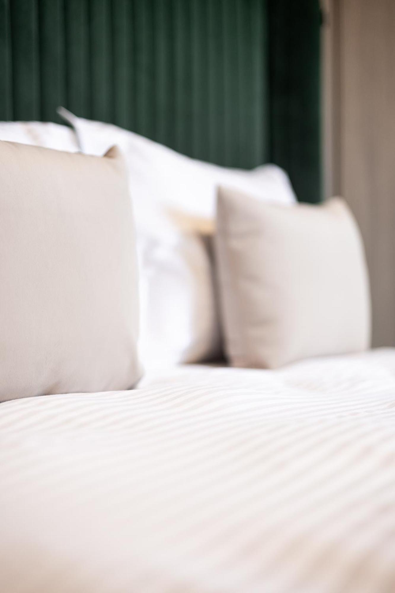 R.Hotel Tjernivtsi Eksteriør billede