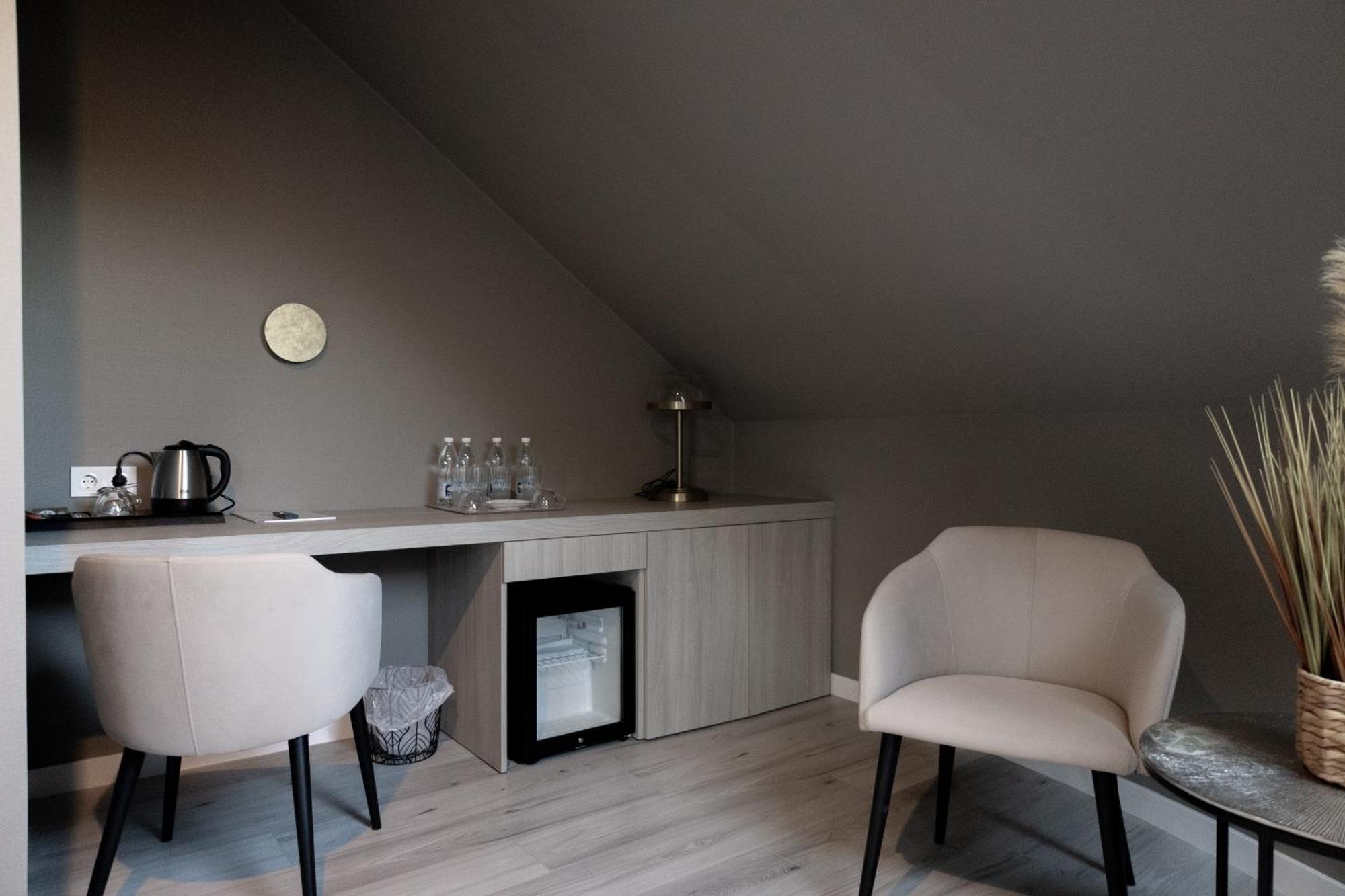 R.Hotel Tjernivtsi Eksteriør billede