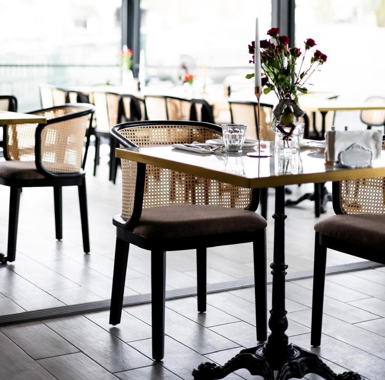 R.Hotel Tjernivtsi Eksteriør billede